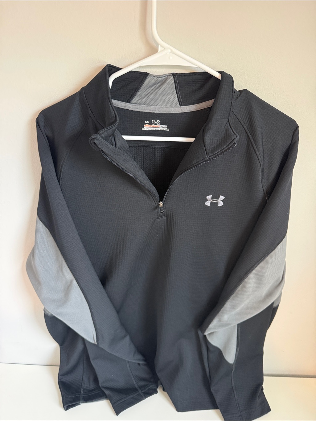 Under Armour Black & Gray 1/4 Zip Athletic Pullover